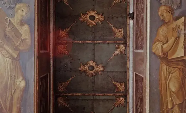 Foto: Staatliche Schlösser und Gärten Baden-Württemberg, Petra Gericke Kloster und Schloss Salem, Abteigebäude, Feuerfeste Eisentüre zur Bibliothek