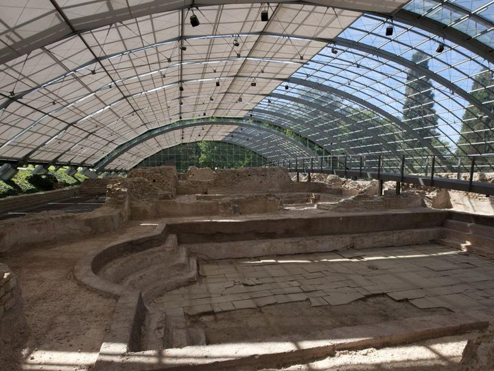 Foto: Staatliche Schlösser und Gärten Baden Württemberg, Achim Mende Römische Burgruine Badenweiler, Ruine der Badestätte von 100 v. Chr.