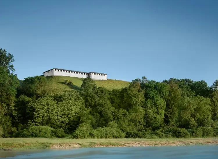 Foto: Staatliche Schlösser und Gärten Baden-Württemberg, Günther Bayerl Heuneburg - Stadt Pyrene